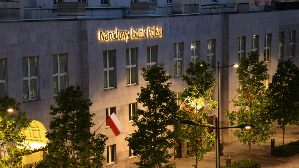 Złoto po 4000 dolarów. Na Świętokrzyskiej strzelają szampany