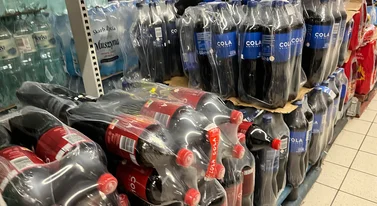 Wchodzę do Biedronki i… żadnej kaucji. Co tam się dzieje?