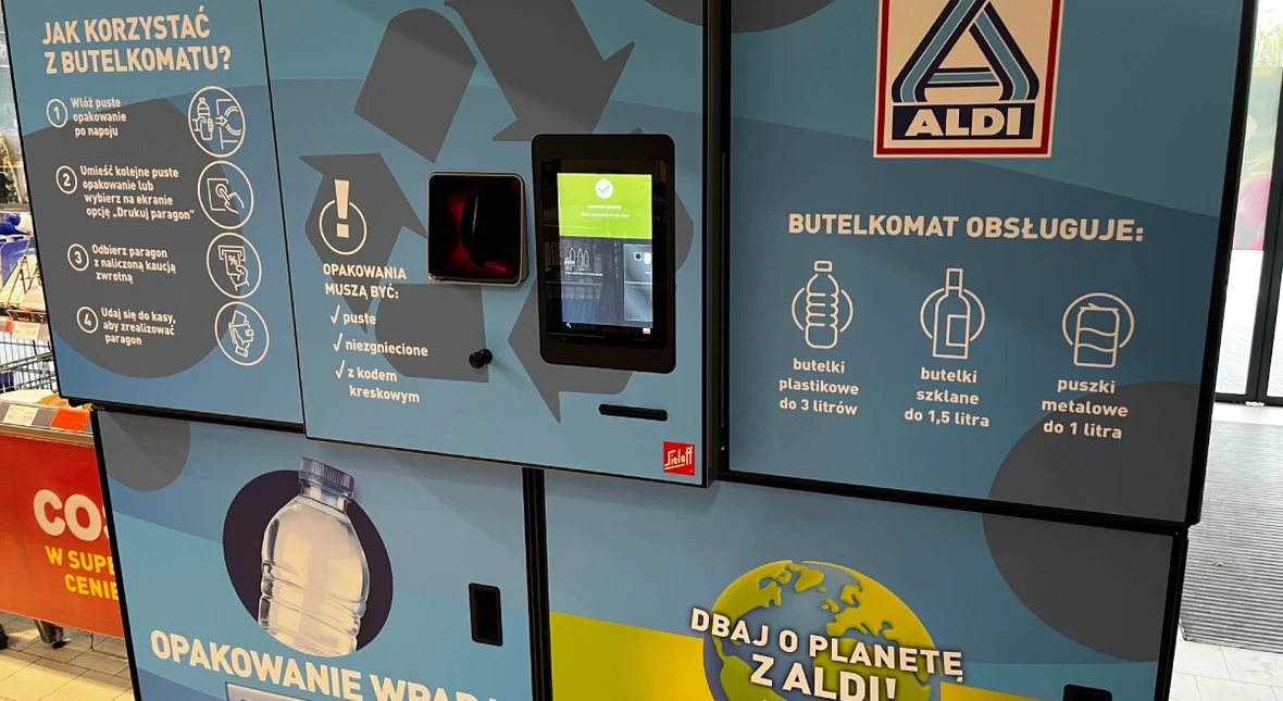 Image for Sklepy bez kaucji, butelki w koszach. Polska wersja recyklingu