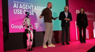 Robot otwiera spotkanie, a liderzy mówią o emocjach. Tak wygląda nowa era technologii