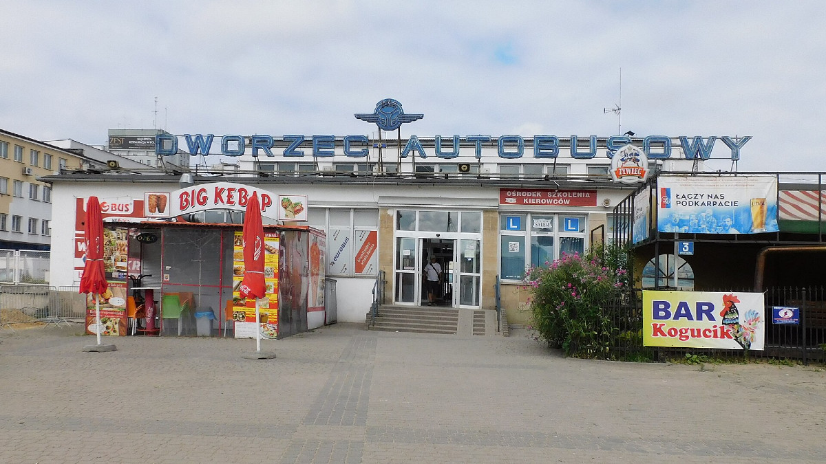 Najbrzydszy dworzec PKS w Polsce do zaorania. Plany są ambitne