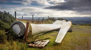 Gigantyczna góra śmieci po wiatrakach. Brudny sekret zielonej rewolucji