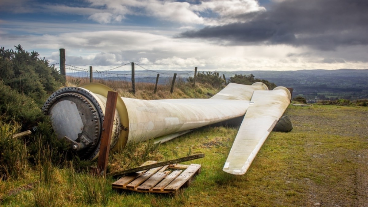 Gigantyczna góra śmieci po wiatrakach. Brudny sekret zielonej rewolucji