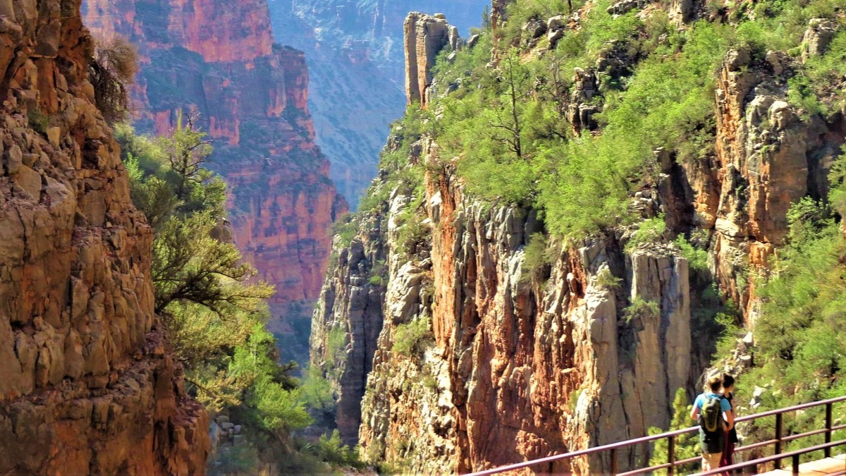 Jesteś z Polski? Płacisz 100 dolarów