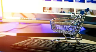 Kto rządzi polskim e-commerce? 6 dobrych powodów, dla których merchanci często wybierają IdoSell zamiast Shopify (a to i tak nie wszystkie)