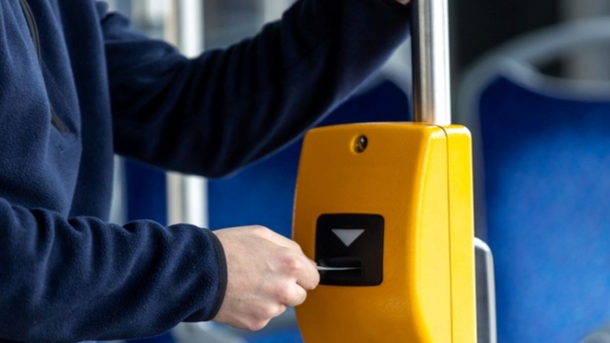 Kontrolerzy biletów z kamerami. Kolejne miasto nagrywa pasażerów