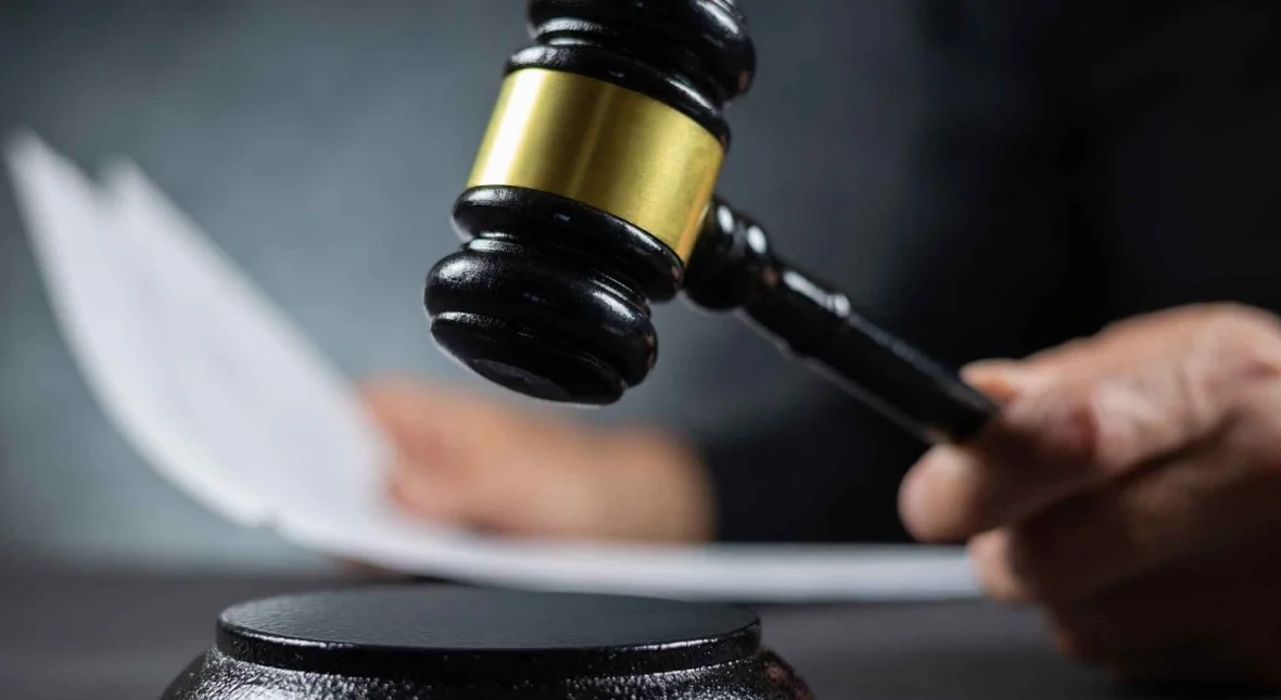 Prokurator: to złodzieje, ukradli 25 mln. Sędzia: poddaję się, nie potrafię wydać wyroku