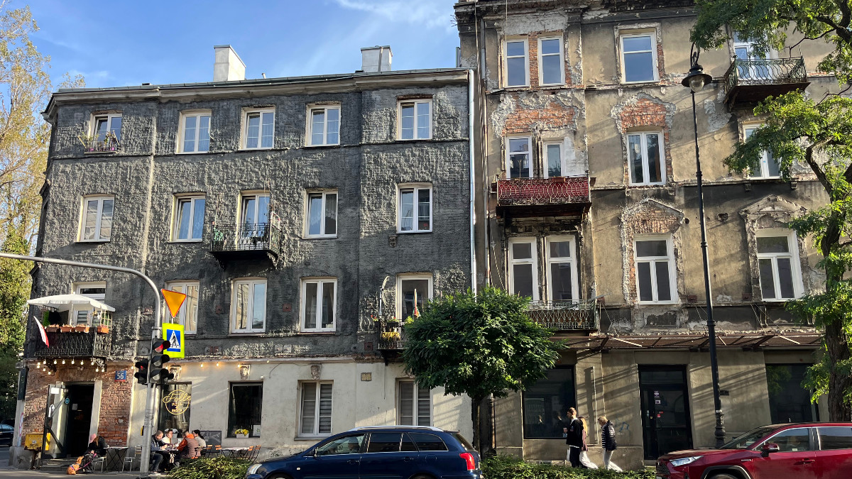 Odziedziczyła mieszkanie po rodzicach. Skarbówka zapukała po podatek