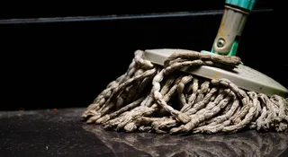 Musk sfrustrowany zachowaniem UE. Właśnie dostał w twarz brudnym mopem