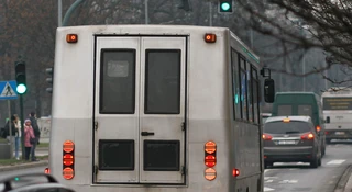 Kara za spóźnione autobusy skasowana. Sąd: kontrola była nielegalna