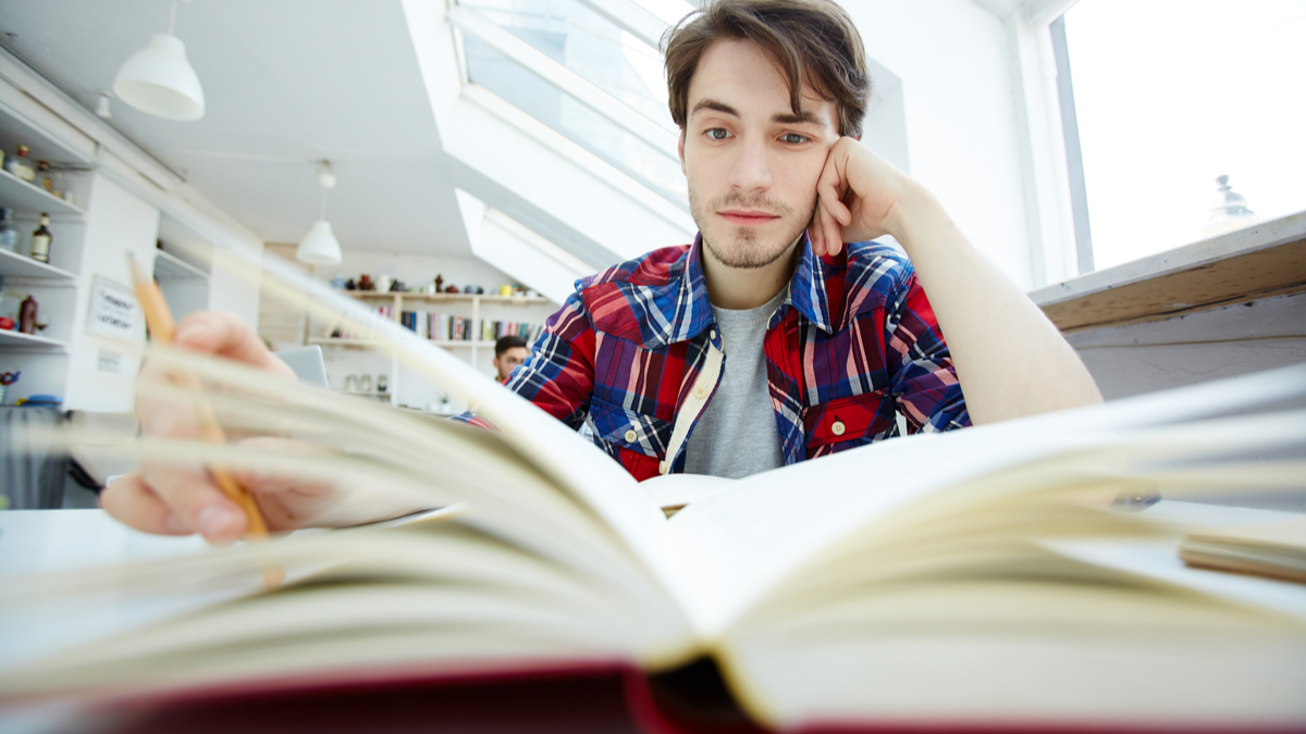 Młodzi Polacy wybierają studia za granicą. „Nie uciekam, ruszam na podbój”