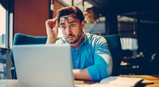 2 tys. zł mniej co miesiąc? Rynek pracy czeka podwójny wstrząs