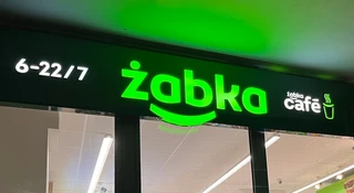 Żabka szyje nowy biznes. W sklepach skrócisz spodnie i firany