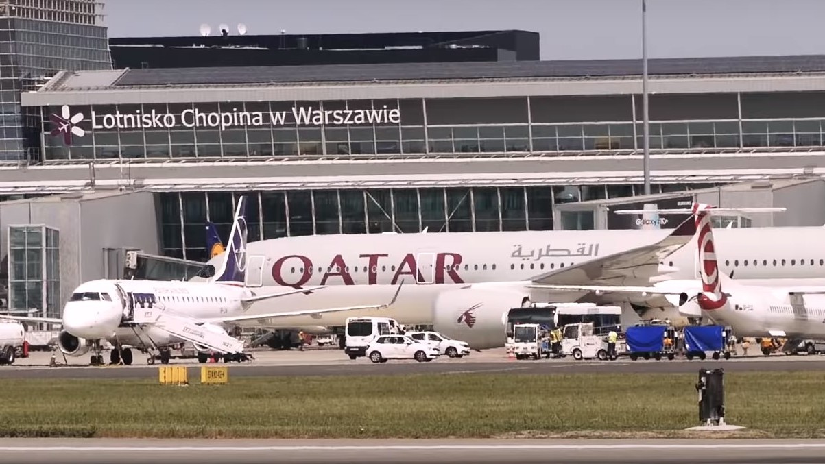 2 litry przejdą przez bramki. Kolejne polskie lotnisko znosi limity