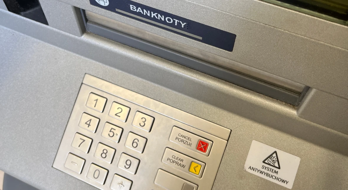 Image for Rzeź bankomatów. Sprawdziłam, jak sklepy wypłacają gotówkę: to był cyrk