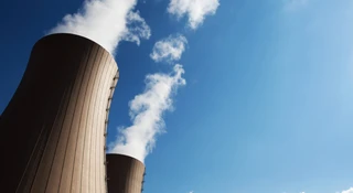 Atomowy przełom w Polsce. KE mówi „tak”, samorządy ostrzą noże