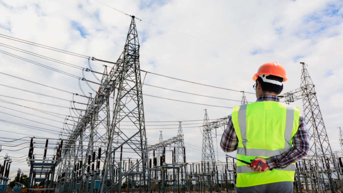 OZE hamują, tania ropa zaleje rynek. Prognozy studzą zielone nadzieje