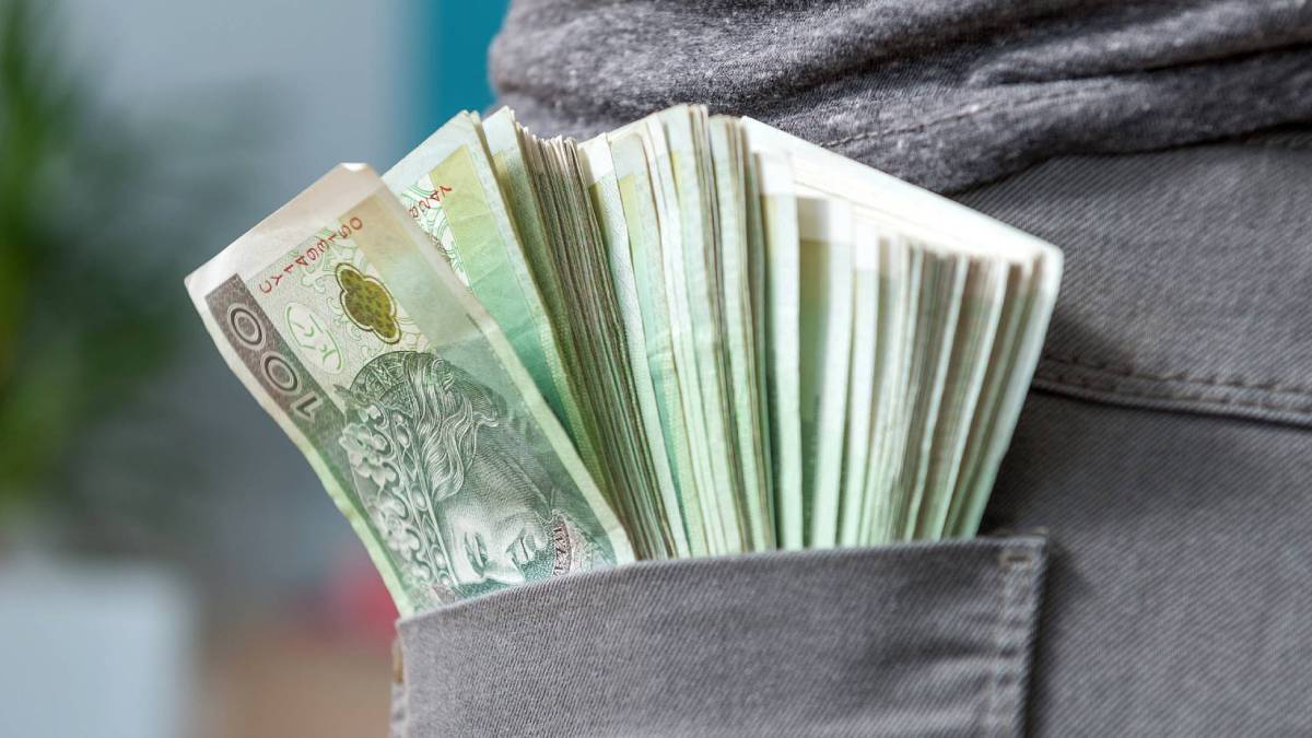 Gotówka znika z biznesu. Przedsiębiorcy muszą uważać na limit