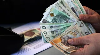 7 proc. na lokacie. Polacy wpłacają miliardy, trwa wyścig z bankami