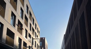 Deweloperzy biorą się za łby. Kupujący mieszkania wniebowzięci