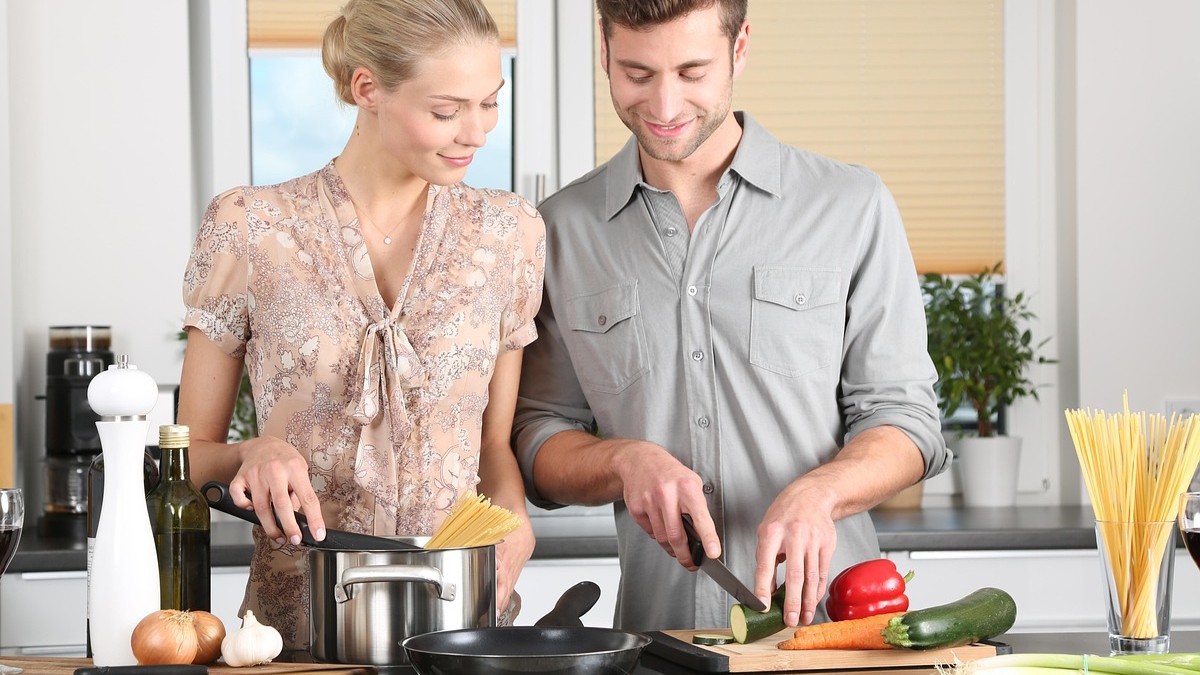 Polki na podwójnym etacie. Przed świętami biorą trzeci