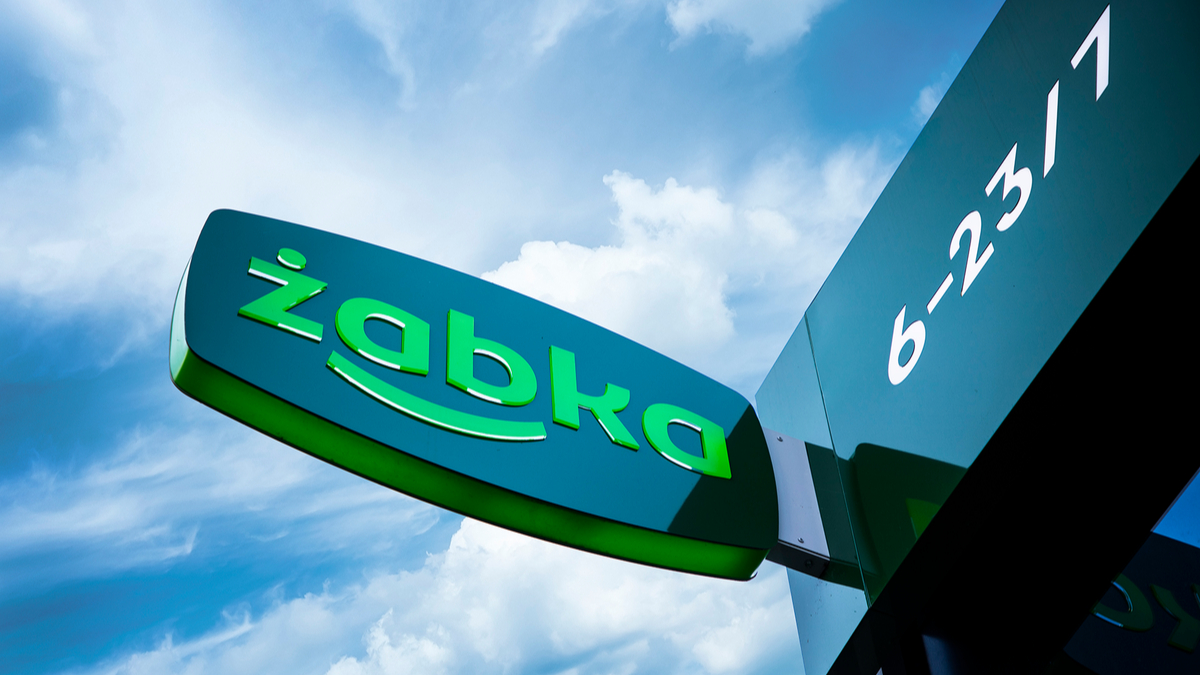 Żabka rozdaje przekąski na Sylwka za 1 zł. Są też nowe posiłki