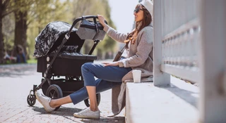 Dzieci w szkole, a ZUS żąda zwrotu zasiłków wypłaconych po ich urodzeniu. Kuriozum