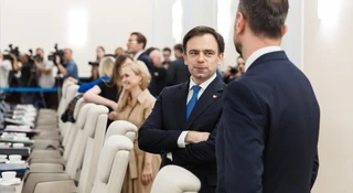 Rząd z Polakami jak bankowcy w frankowiczami. Minister przesadził