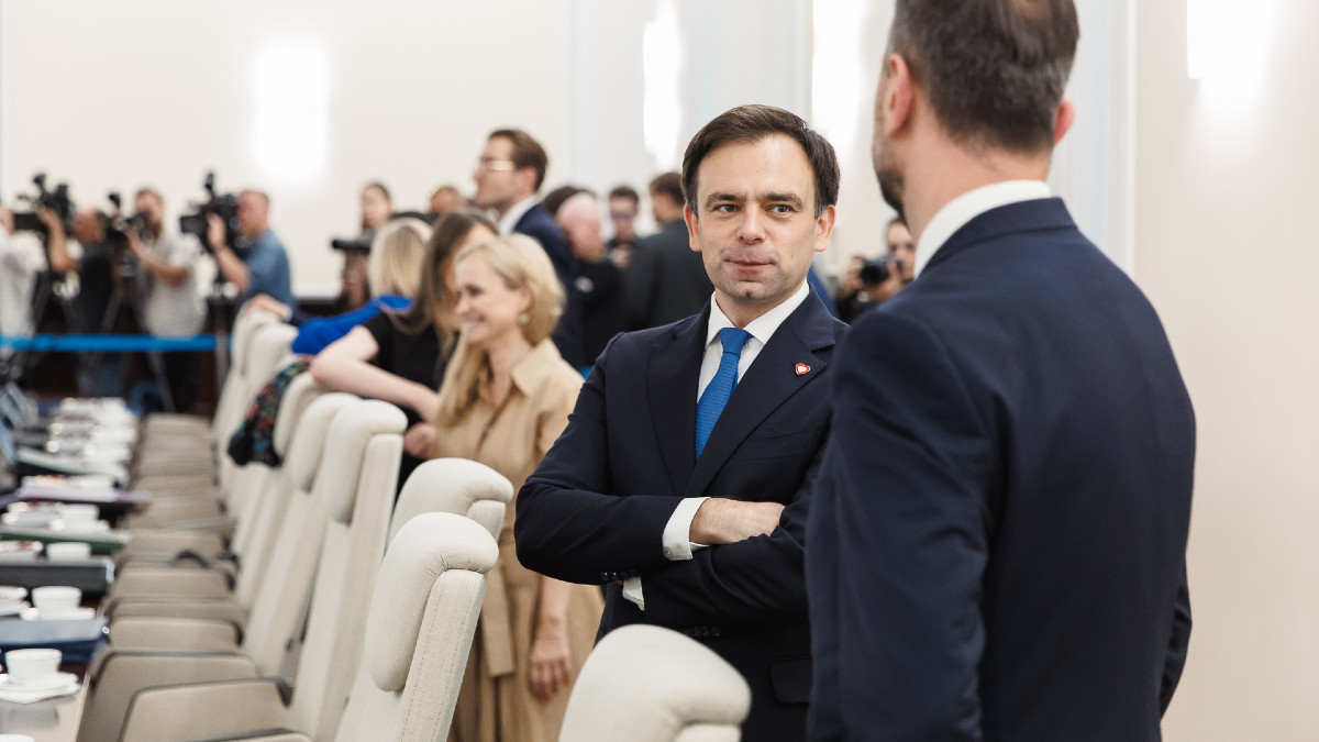 Rząd z Polakami jak bankowcy w frankowiczami. Minister przesadził