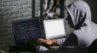 Trzy kliknięcia i w ramionach oszustów. W walce z e-złodziejami musimy liczyć na siebie