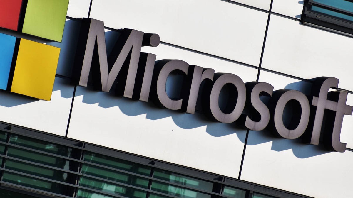 Microsoft wydał rekordową kasę na AI. Inwestorzy: i po co?