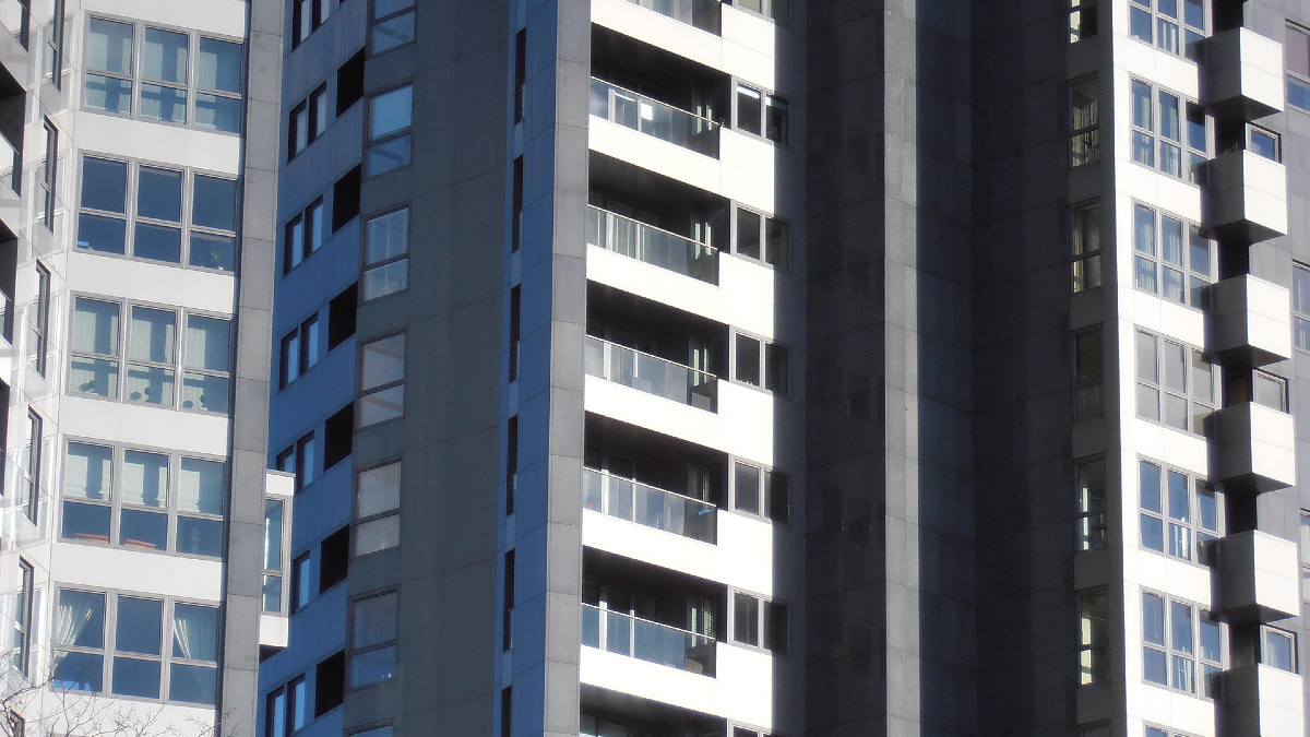 Polska mieszkaniowym eldorado. Nie ma się o co pieklić