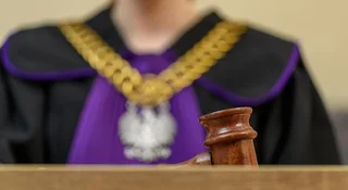 Zatrudniał na śmieciówce. Sąd: wypłać temu pracownikowi 120 tys. zł