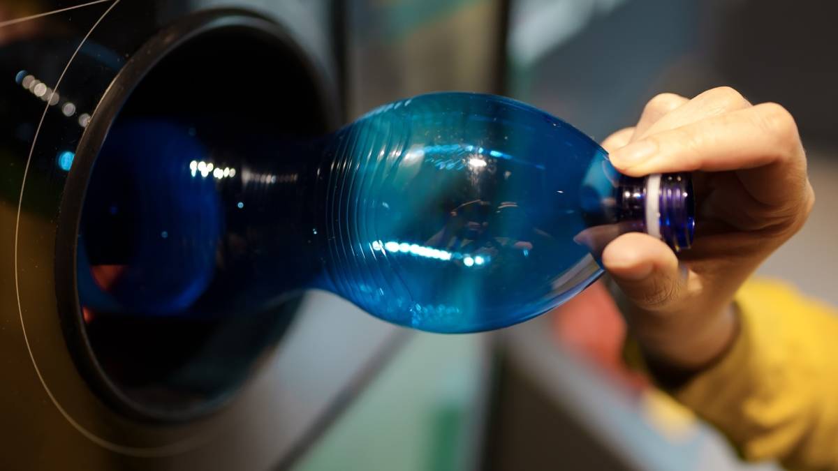 Nowa plaga w sklepach. Oni już wiedzą, iż system kaucyjny to żyła złota