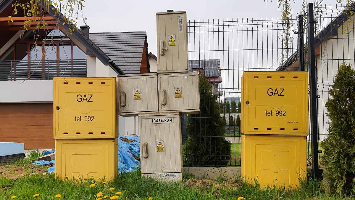 Kabel, rura, sieć w pasie drogowym. Gmina policzy choćby 200 zł