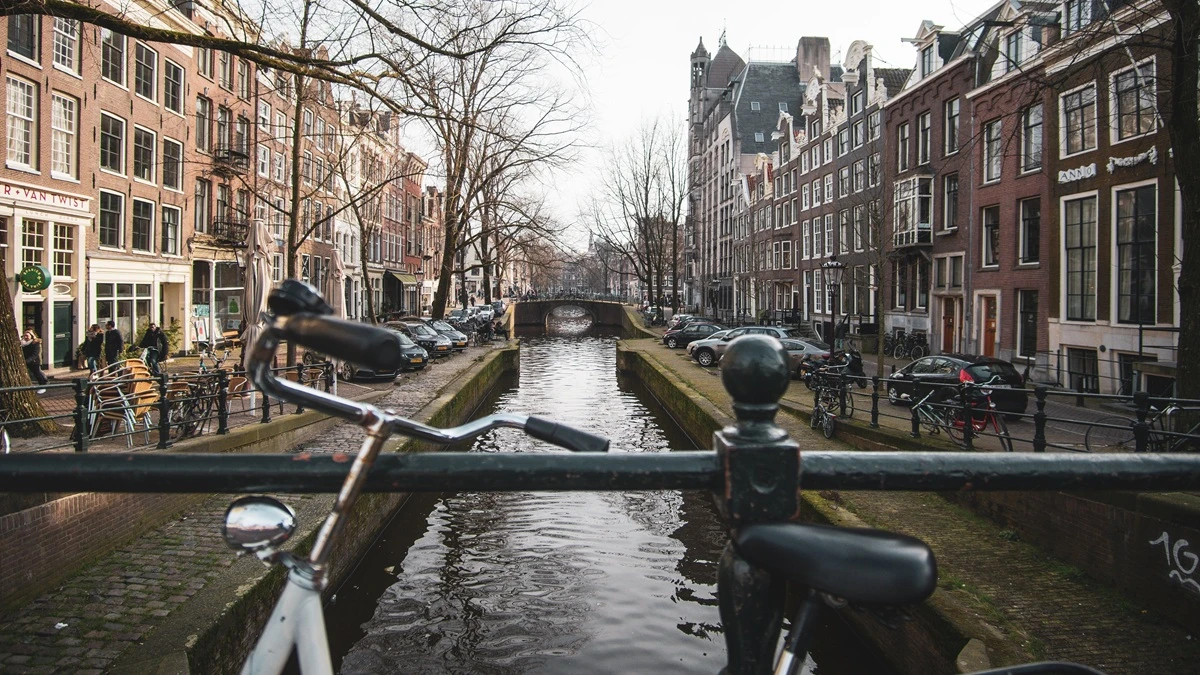 Ari10 z PL do Holandii