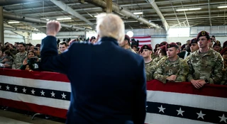 Atak na Iran coraz bliżej. Premia wojenna już wliczona w cenę ropy