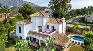 Polak z kapitałem ucieka za granicę. Zamiast lokaty wybiera dom w Hiszpanii