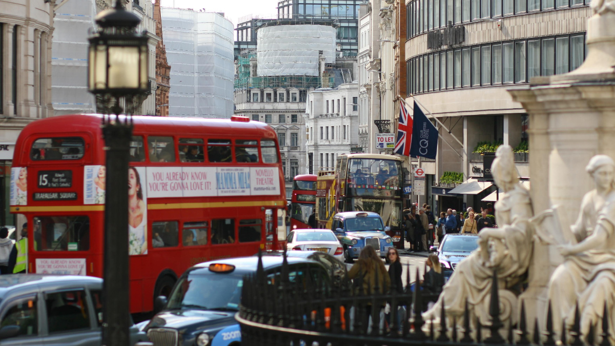 Rekord w kasie Wielkiej Brytanii. Ale brexit przez cały czas ciąży