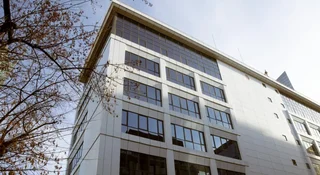 Alior Bank sprzedaje biurowiec w Warszawie