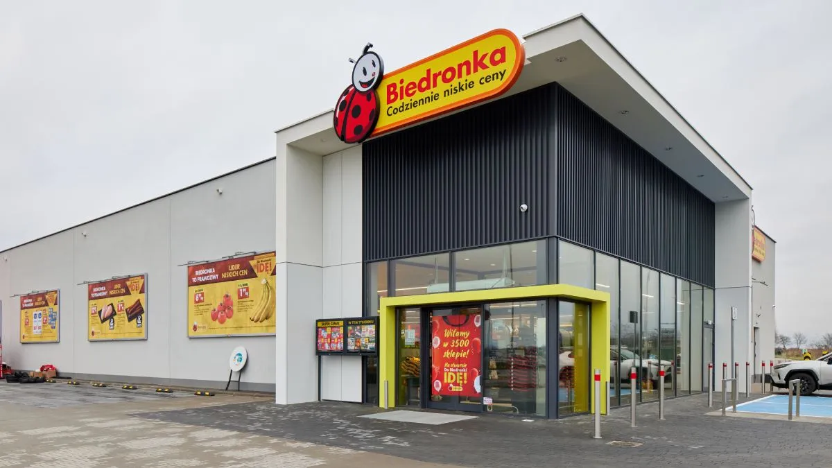 Biedronka zaczyna majówkę. Ruszyły promocje 1+1 i obniżki o 50 proc.