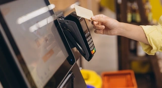 Kasy samoobsługowe to pułapka. Porównajcie sobie paragony