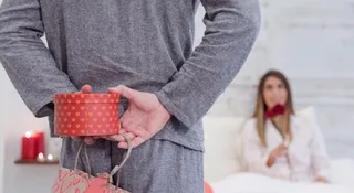 Koniec walentynkowych szaleństw. Polacy zaciskają pasa