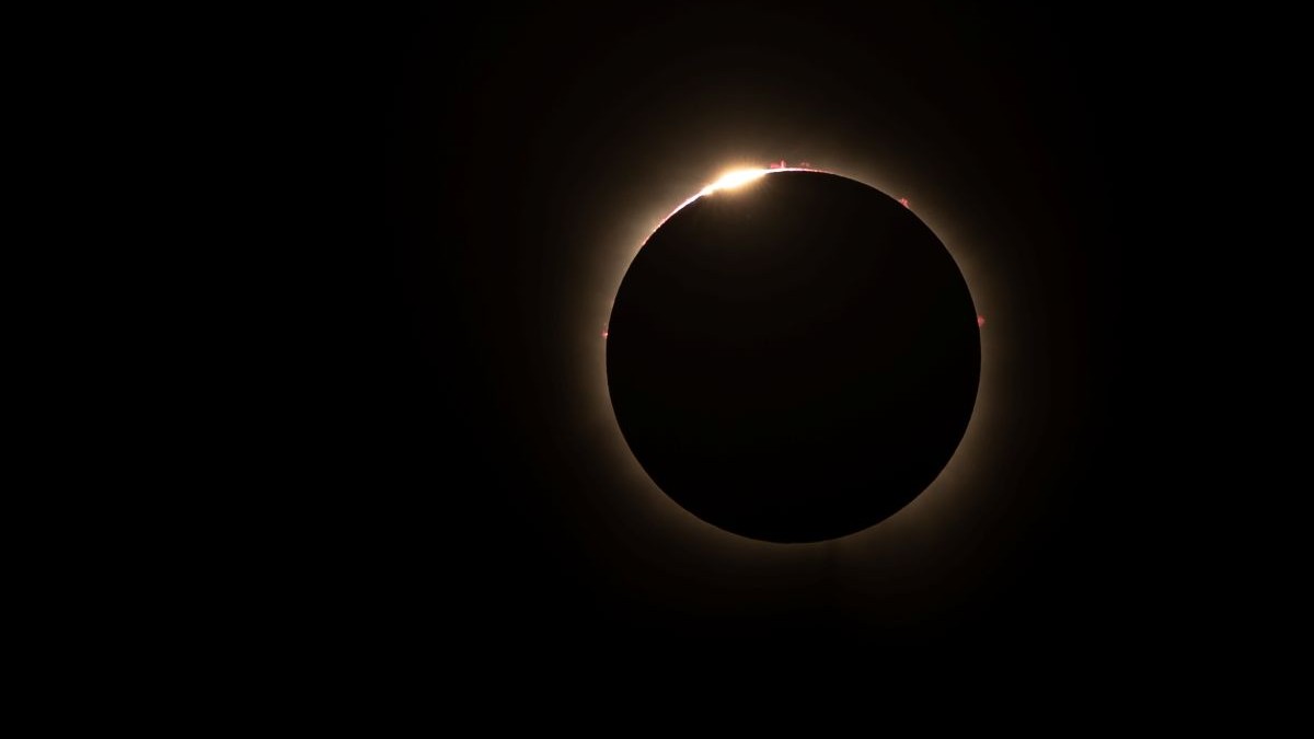 Zaćmienie Słońca. Takiej okazji nie było od 27 lat, Polacy planują podróże