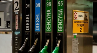 Kocioł na stacjach paliw. Niemcy tankują w Polsce, Słowacy banują Polaków