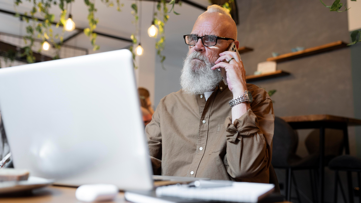 Wystarczy kilka sekund. AI wyłudza miliony od polskich firm