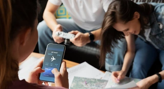 Inteligentna weryfikacja i tryb incognito. Nowa aplikacja FRU