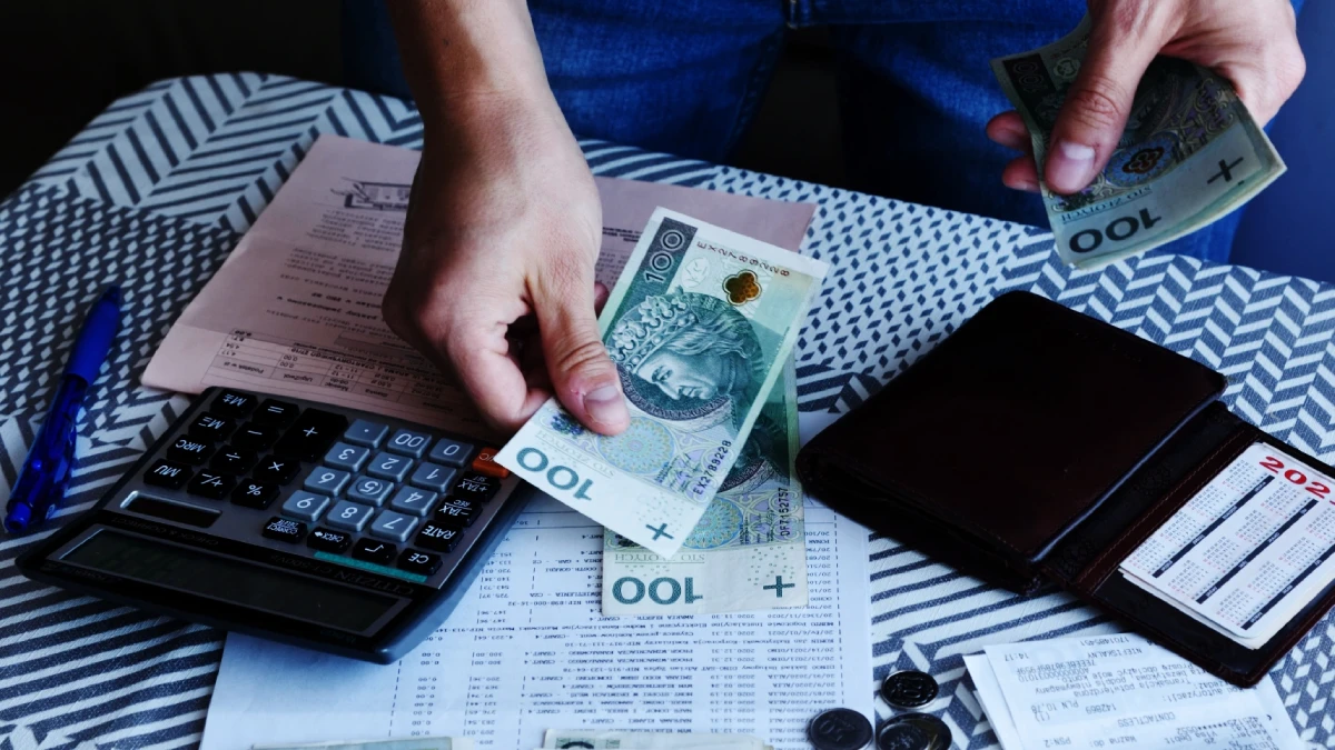 Koniec obniżek stóp procentowych. Iran budzi inflację w Polsce