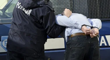 „Wielki skok” na system kaucyjny. Sprawca złapany na gorącym uczynku