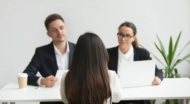 Rynek pracy w Polsce gwałtownie hamuje. Koszty dobijają firmy